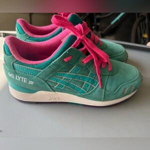 Asics Sneakers Teal with Pink Accents